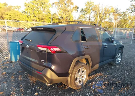 2025 Toyota Rav4 Xle z USA, uszkodzony, nr VIN 2T3P1RFV1SW505224